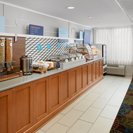 Holiday Inn Express Romulus / Detroit Airport By Ihg Exterior foto