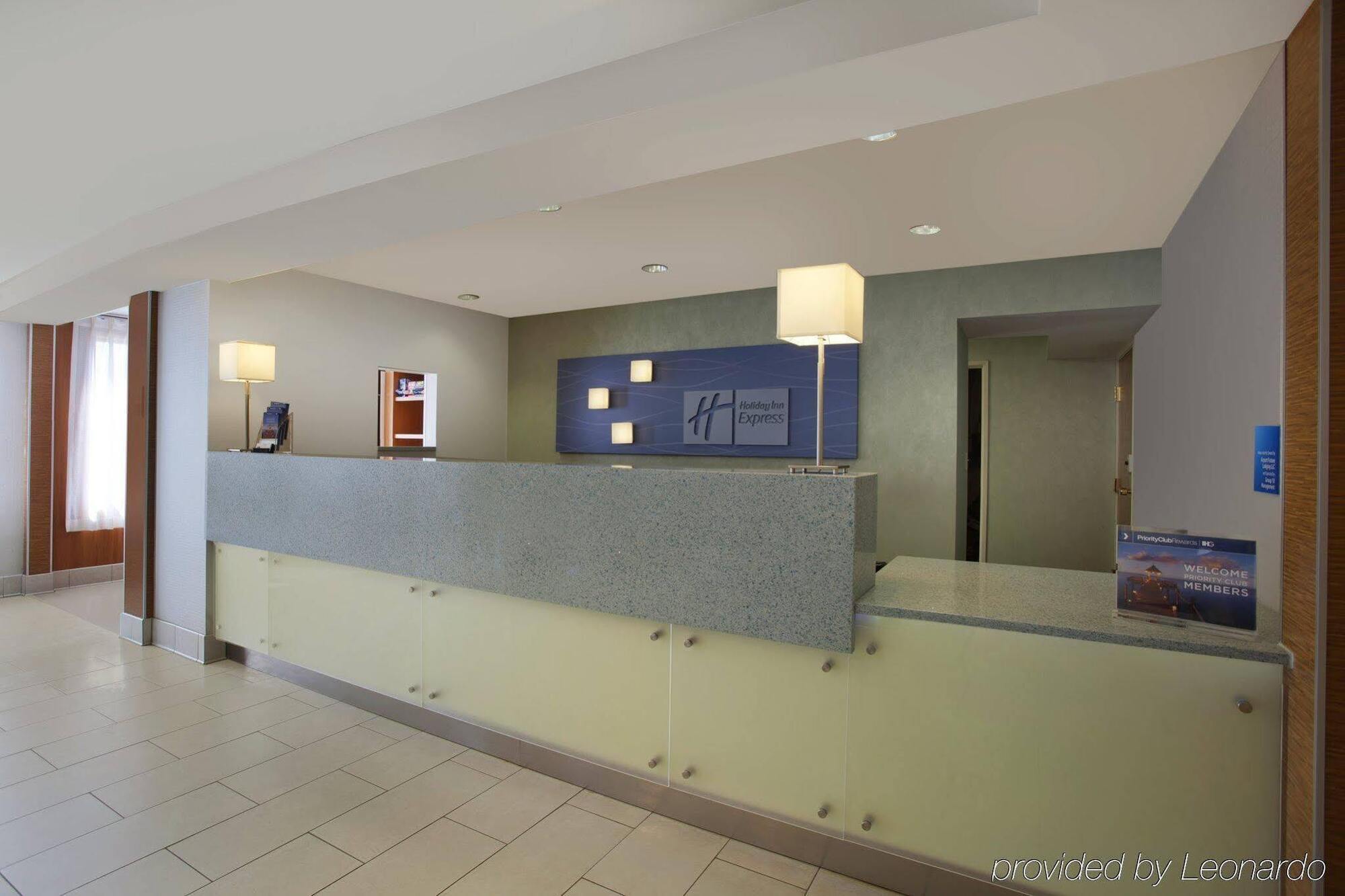 Holiday Inn Express Romulus / Detroit Airport By Ihg Exterior foto